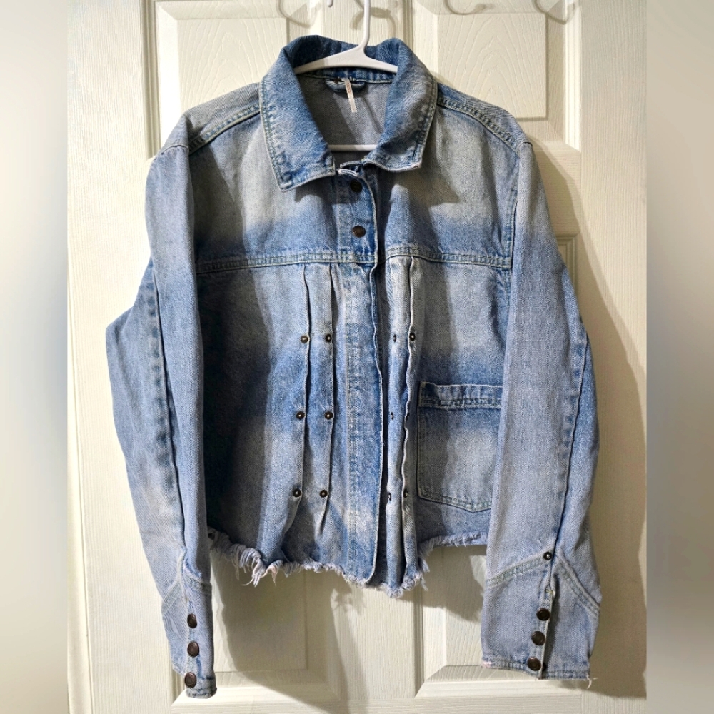 Free People Dillon Denim Jacket in Jasmine, Oversized/Boxy Fit, Frayed Hem, EUC! - Picture 2 of 16